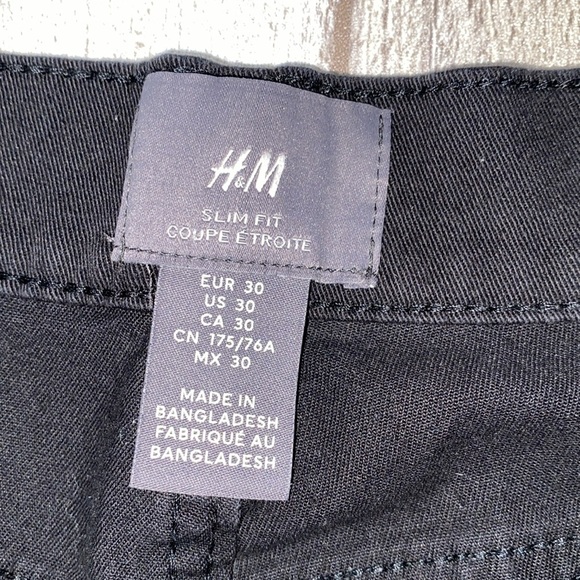 H&M black slim fit shorts size 30 - Picture 3 of 5